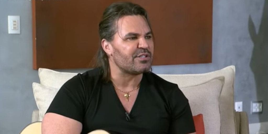 Eduardo Costa é acusado de dar em cima da esposa de Leonardo e confirma conversas íntimas: "Particular''