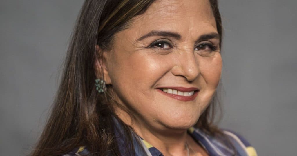 Elizângela vive pior momento da vida, quebra os dois braços, fica à beira da morte e afunda: "Solidão"