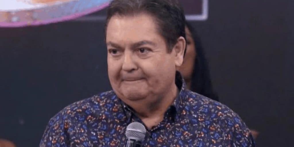 Globo não se rende, aplica multa de R$ 250 milhões e faz Faustão ser substituído na Band às pressas
