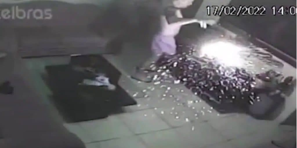 Cigarro eletrônico explode na boca de artista famoso e jornal da Globo confirma situação; imagem desespera