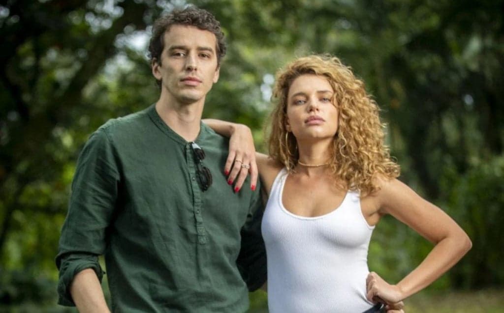 Pantanal: Após ser chutado, Gustavo humilha Madeleine e a faz comer na sua mão: "Ferve de ódio"