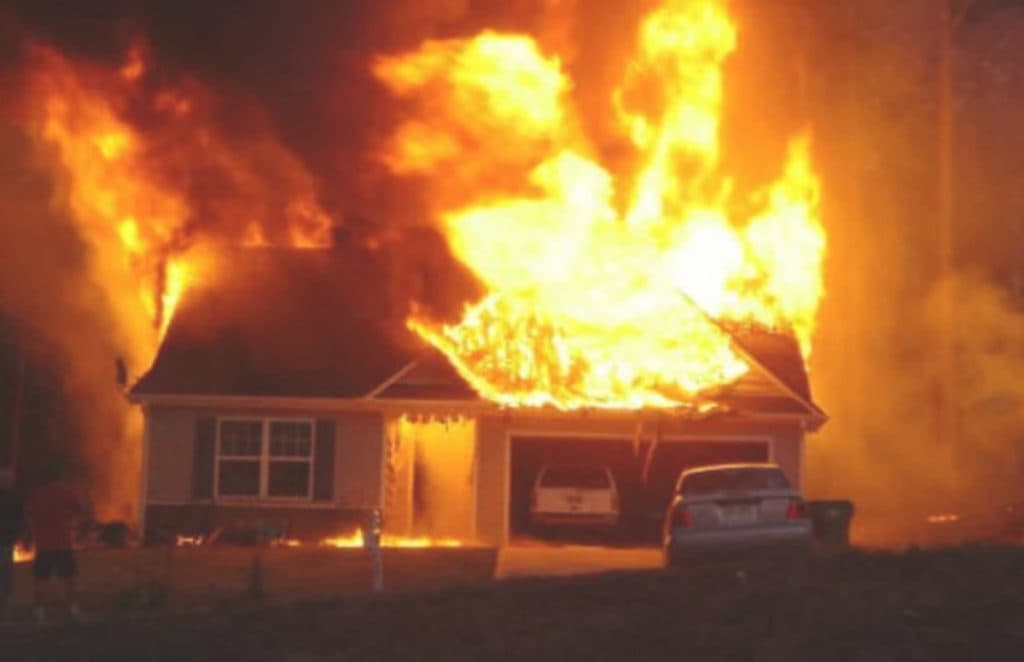 Tragédia! Atriz famosa morre em incêndio dentro de casa, aos 85 anos: “Muito triste”