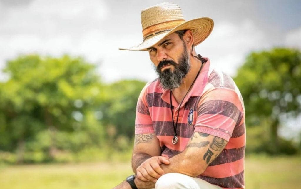 Pantanal: Remake vai manter cena icônica da castração de Alcides que chocou público na época