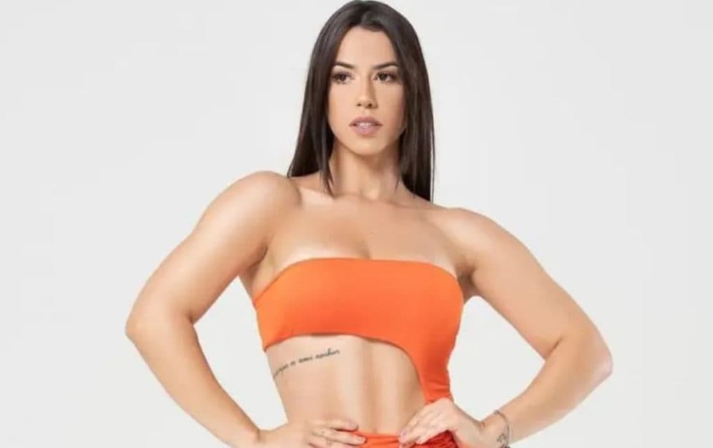 BBB22: Larissa Tomásia revela que está flertando com ator e já multiplicou salário; veja