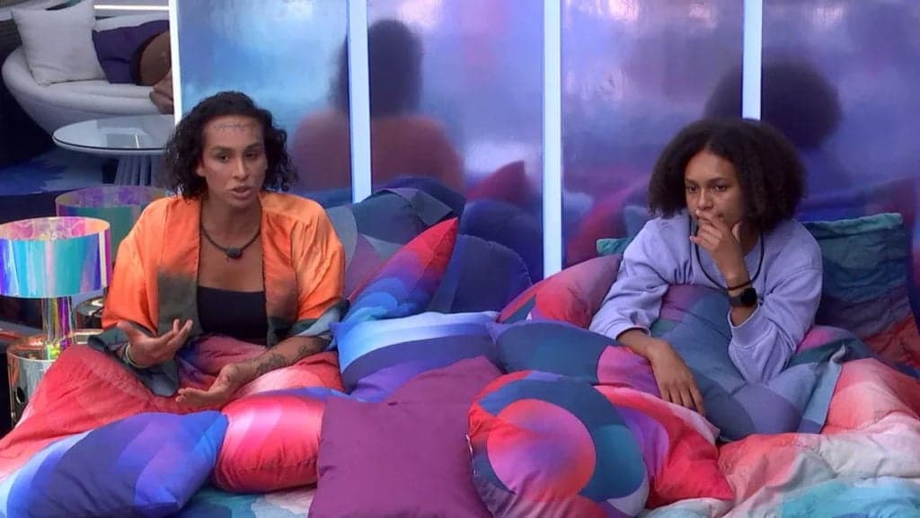 BBB22: Jessilane se esquece das câmeras e revela experiência sexual comprometedora: "Experimentar para saber"