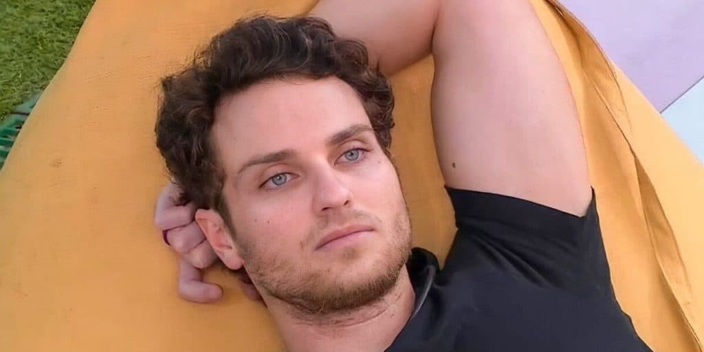 BBB22: Descontrolado, Lucas bate em si mesmo e sister entra em pânico: "Nem precisa de tudo isso"