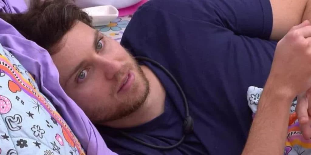 BBB22: Emparedado, Lucas se afunda na depressão e tira Natália do sério: "É bem preocupante"