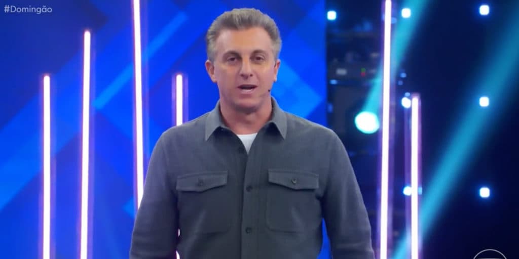Luciano Huck começa Domingão às pressas e faz anúncio brutal ao Brasil: "Conseguir escapar"
