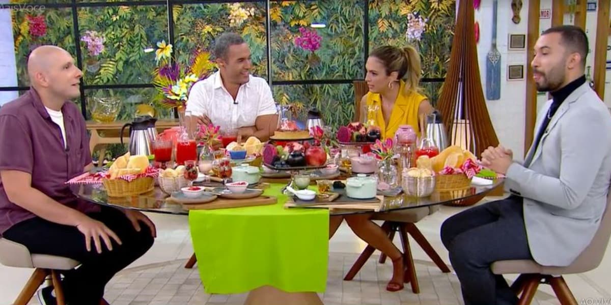 Ivo Madogllio, Fabrício Battaglini, Talitha Morete e Gil do Vigor no "BBB22" (Foto: Reprodução/TV Globo)