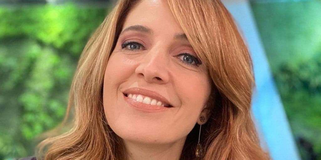 Poliana Abritta acaba com 'segredo' de vez, assume amor e foto no sofá prova o que todos já sabiam