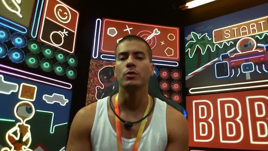 BBB22: Arthur Aguiar perde a pose de arrogante, abre o coração e se desculpa com o público: "Sou humano"