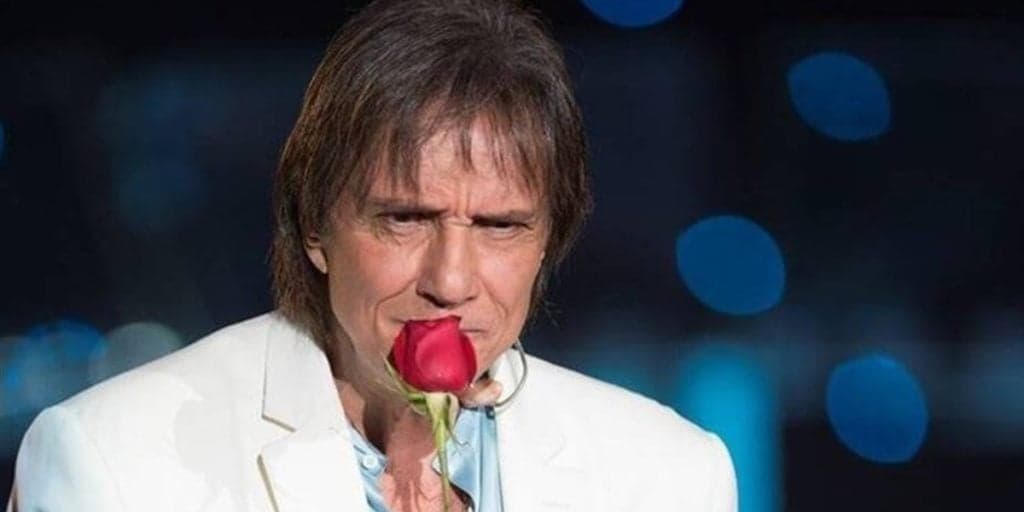 Roberto Carlos, o Rei da música romântica, carismático, talentoso e que cada vez mais ganha o amor do público