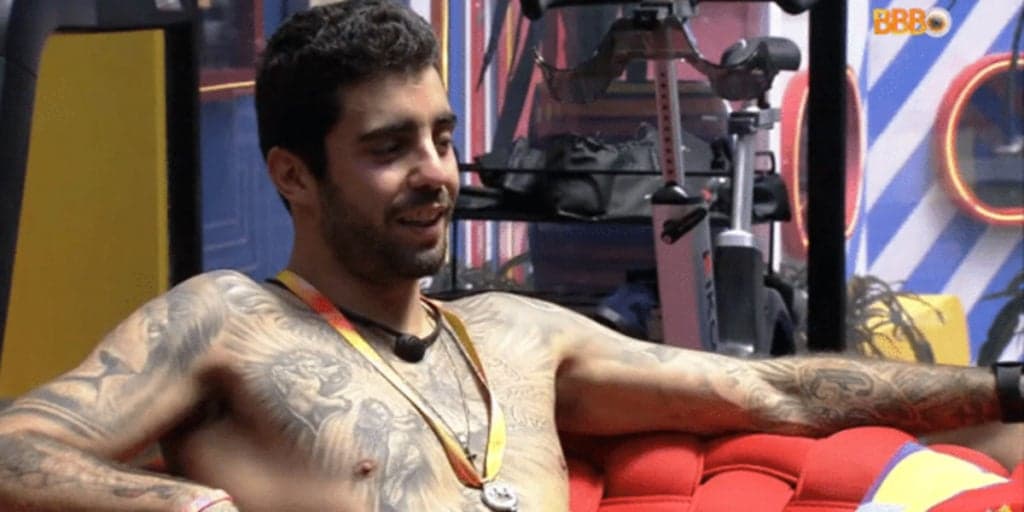 BBB22: Revoltado, Pedro Scooby ataca atitudes dos colegas e dispara: "Como se fosse Jogos Vorazes"