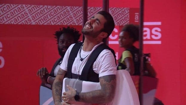 Pedro Scooby foi o primeiro a deixar a Prova do Líder de Resistência (Foto: Reprodução / Globoplay) Pedro Scooby foi o primeiro a deixar a Prova do Líder de Resistência (Foto: Reprodução / Globoplay)