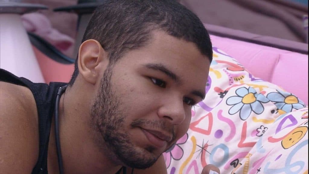 BBB22: Vyni desaba após ser humilhado em dinâmica e desabafa: "Eu sei fazer também"