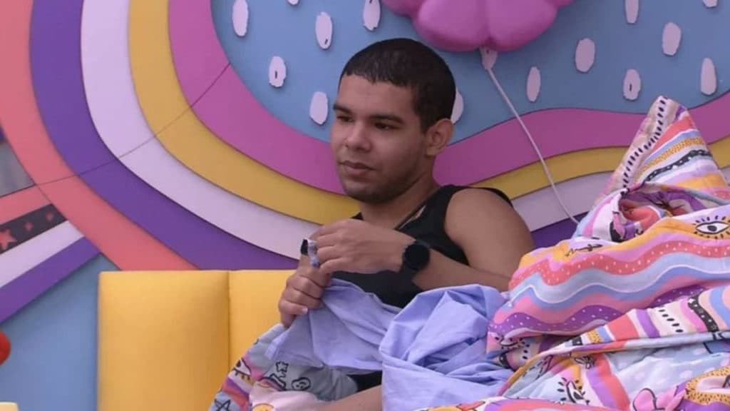 BBB22: Vyni reclama por receber pouca atenção de Eliezer: "Sempre eu correndo atrás"