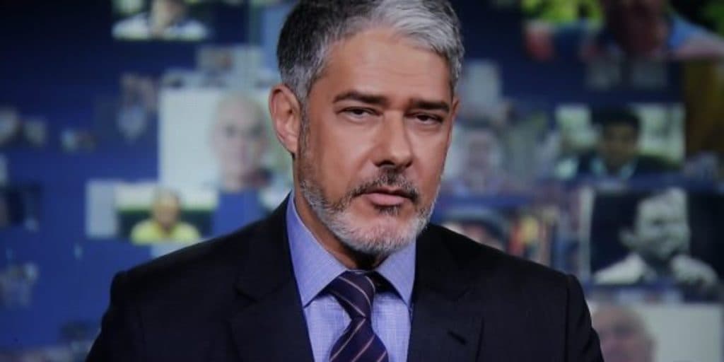 "Sofrendo na carne": William Bonner entra no ar às pressas e chora com anúncio sobre o Jornal Nacional