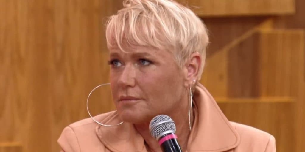 Xuxa Meneghel manda recado debochado para ressentidos, alfineta governo e detona: "Gente burra"
