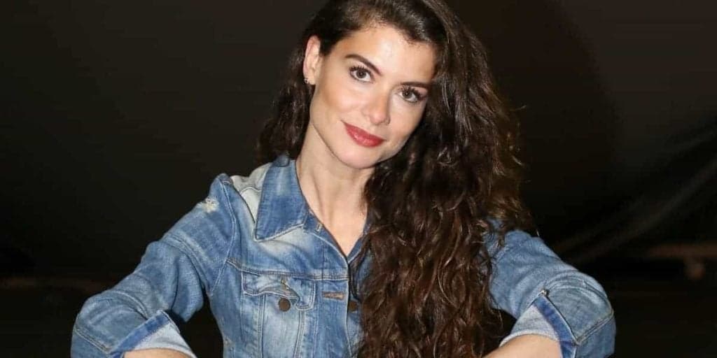 “Eu amo”, Alinne Moraes se declara para mulher, surpreende público e marido se revolta: “Não tem como”