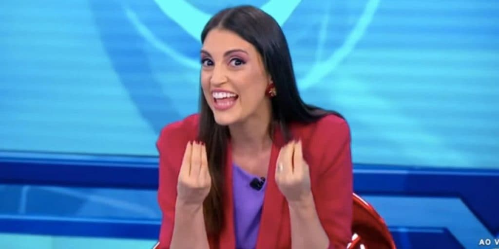 Após expor salário merreca da TV, Chris Flores se revolta ao vivo e detona famoso: “Não acho legal”