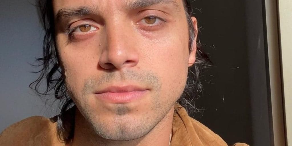 Após ter boatos de sexualidade escancarados, Rodrigo Simas da Globo, escancara namoro ao Brasil
