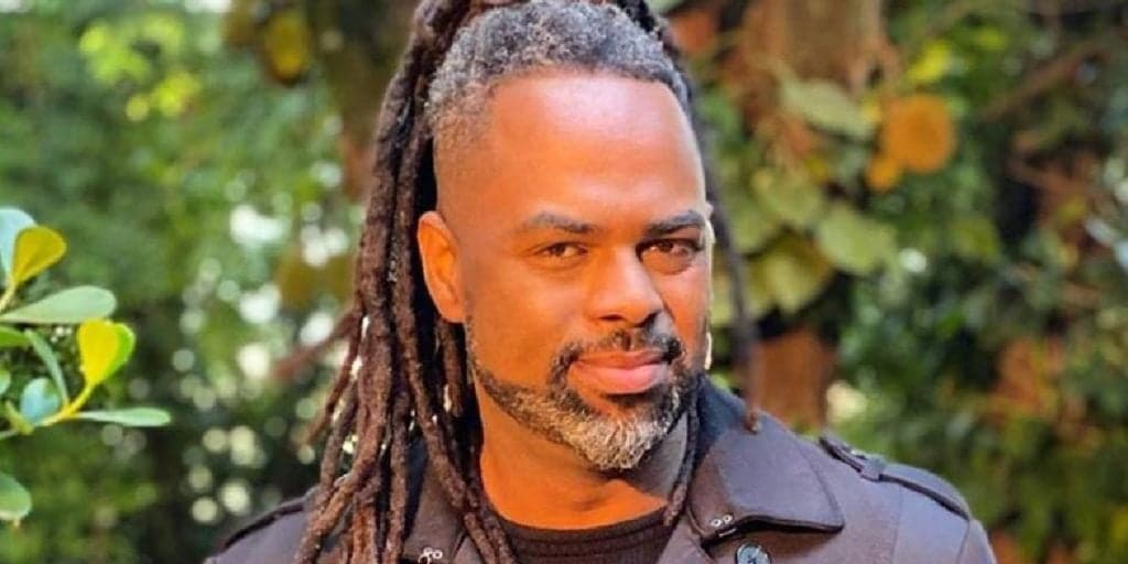 Incomodado, Manoel Soares se irrita ao vivo e dá bronca em equipe de programa na Globo