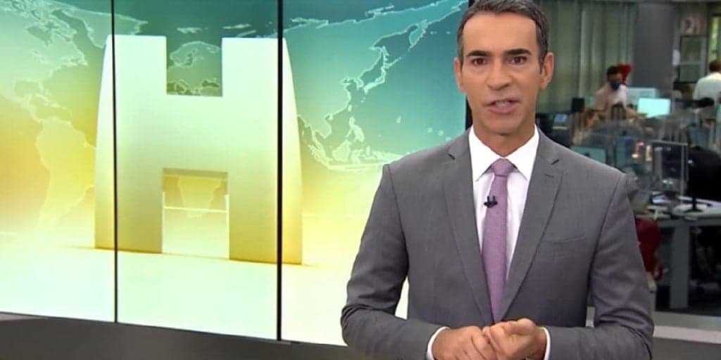 César Tralli entra às pressas com ‘JH’ e anuncia trágico acidente de helicóptero: “Risco de explodir”