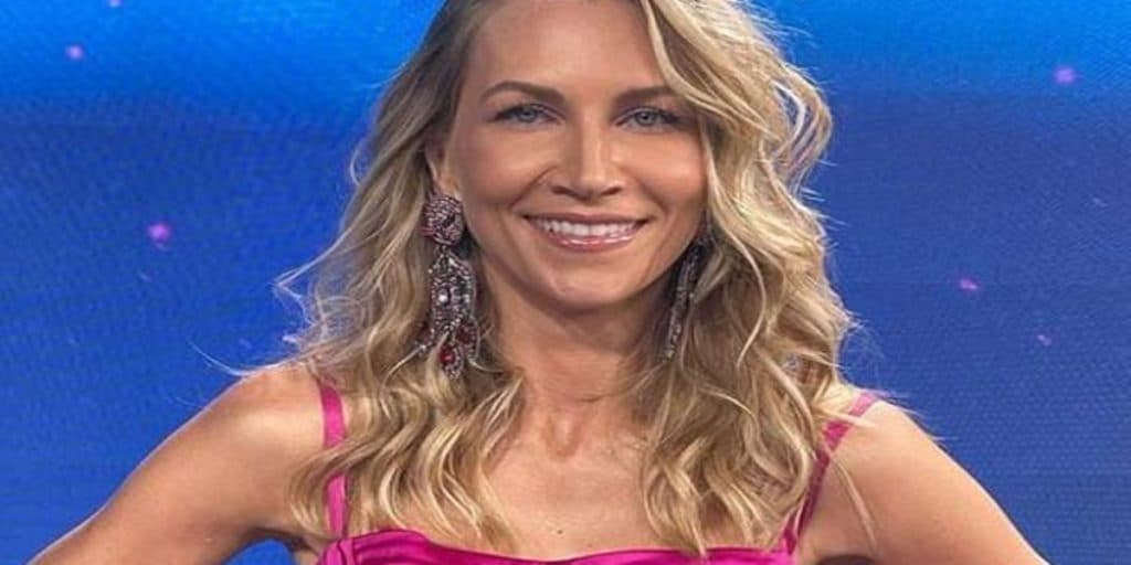 Após ''demissão'' de colega na Band, Anne Lottermann explode no Faustão e diz o que pensa: "Frágil"