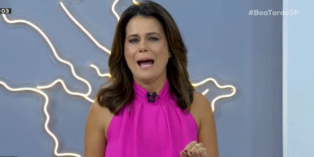 Adriana Araújo convoca repórter ao BTSP, é ignorada e derruba imagem de moça às pressas: "Dificuldade"