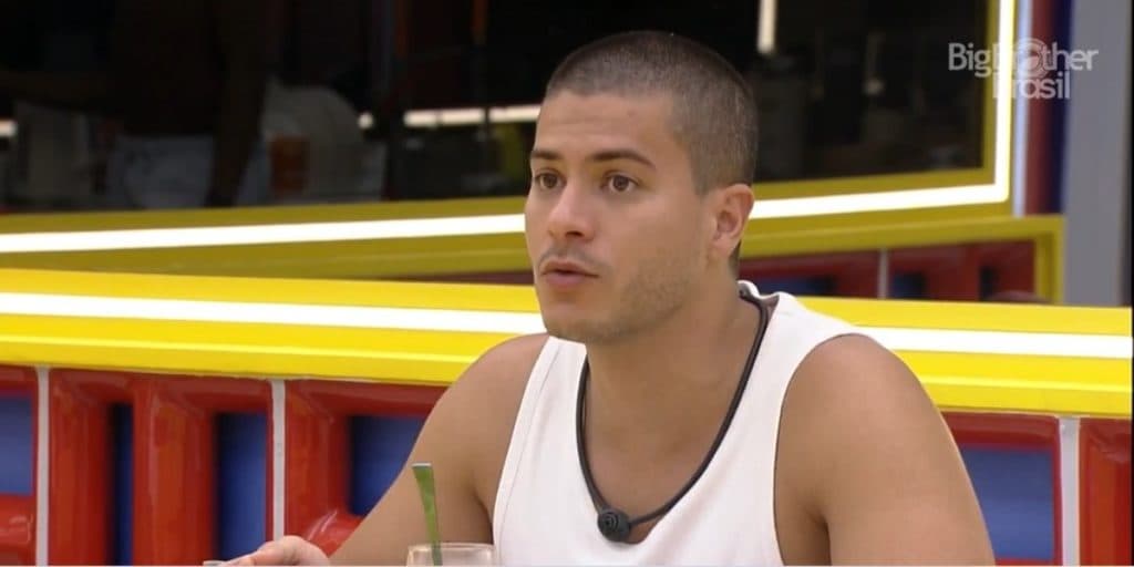 BBB22: Arthur briga com PA por motivo ridículo e atleta escorraça o cantor: "Seu problema"