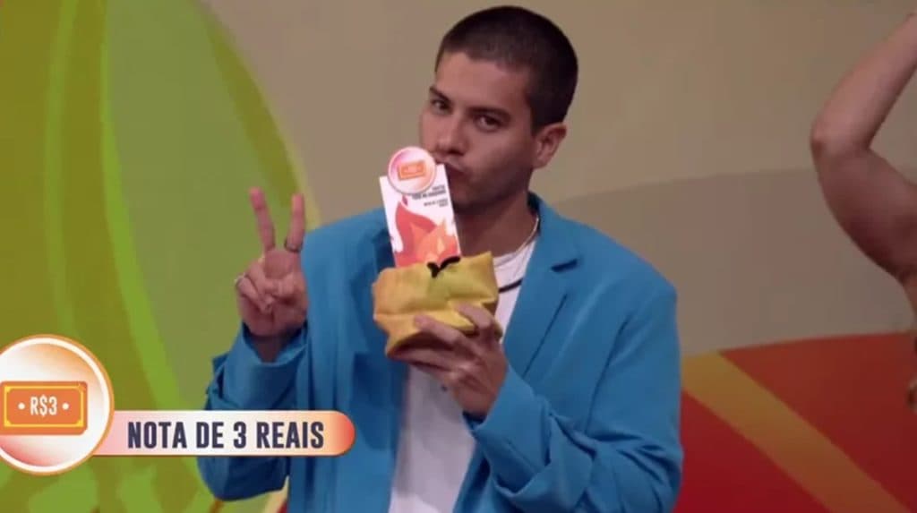 "Mais falso que nota de 3 reais": Arthur Aguiar vence título constrangedor após vitória no BBB22