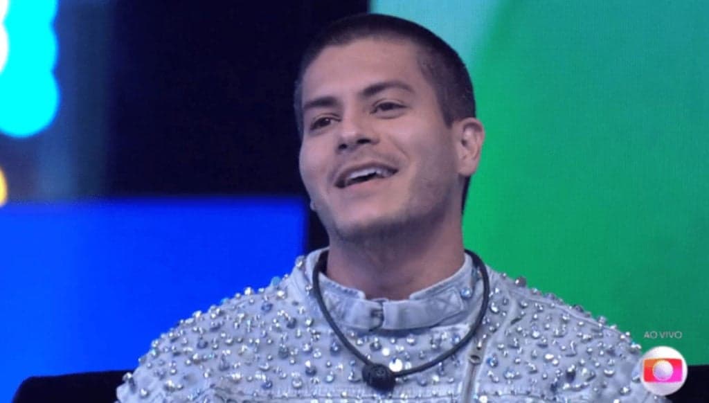 Confirmando favoritismo, Arthur Aguiar vence o BBB22 com 68,96% dos votos na maior votação da história