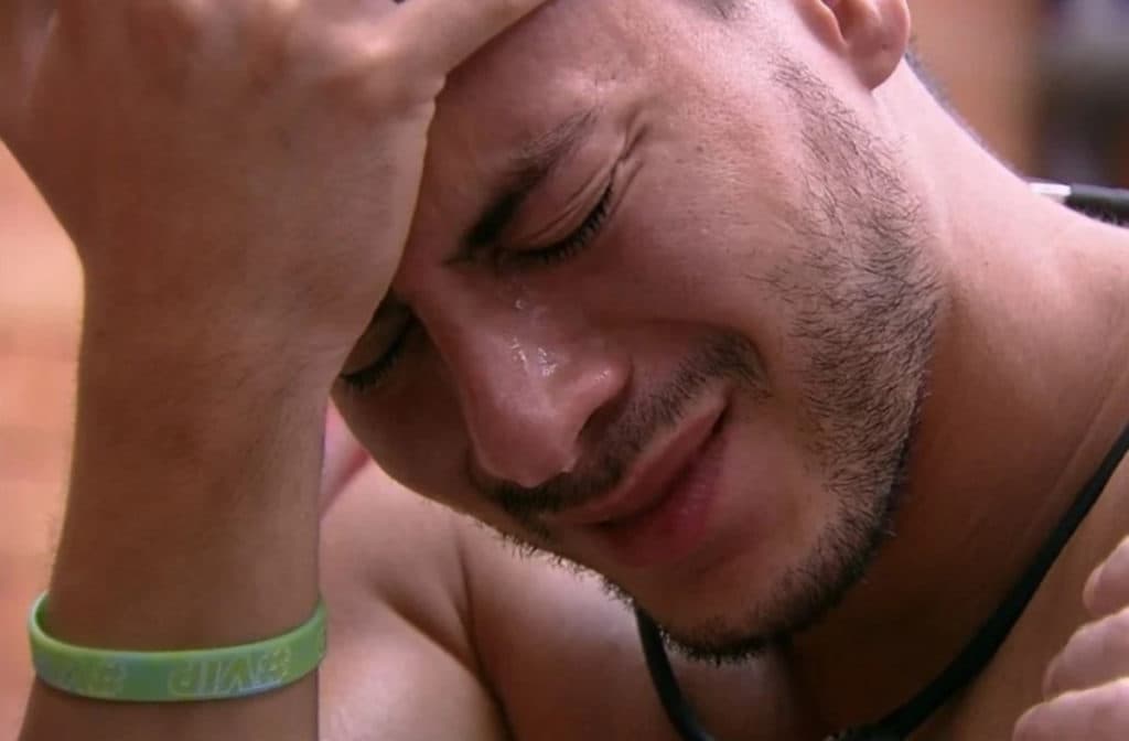 BBB22: Sensitiva afirma que Arthur não vai ser campeão, terá problemas na Justiça e aponta separação: "Fase negativa”