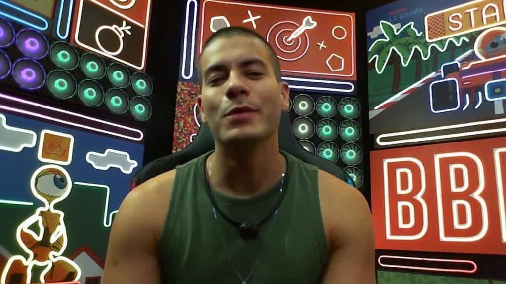 BBB22: Arthur Aguiar sente falta da esposa, se desespera e entra no Confessionário: "Muita saudade"