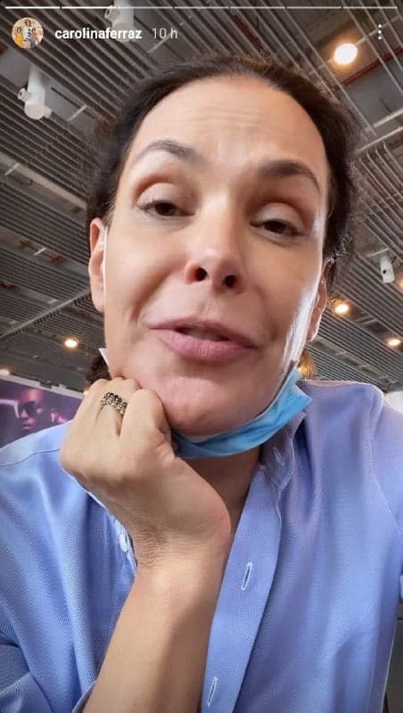 Carolina Ferraz anunciou que ganhou férias da Record (Foto: Reprodução)