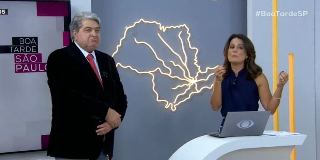 Datena invade BTSP, não esconde pressa de deixar estúdio e interrompe Adriana Araújo: "Só isso"