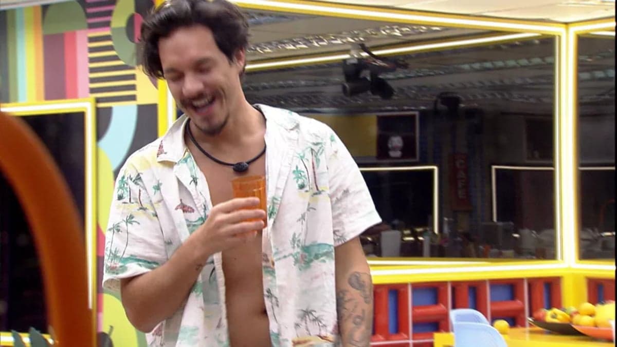 BBB22: Eliezer se confunde e chama Gustavo após sua eliminação (Foto: Reprodução)