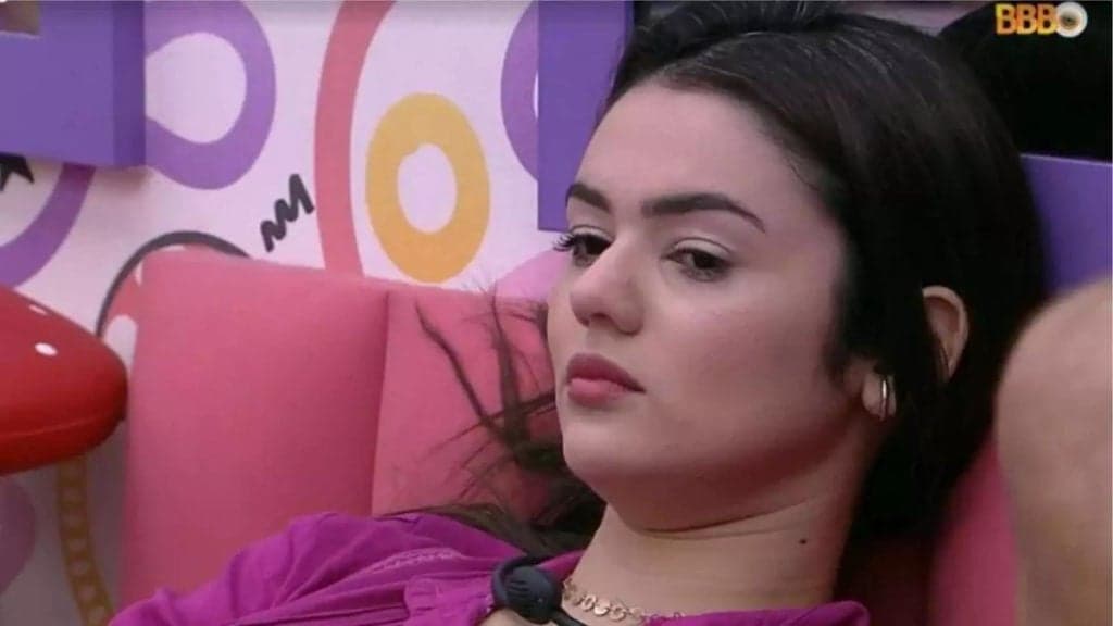 BBB22: Eslovênia se desespera, acredita que será eliminada e faz desabafo sincero: "Sentimento bizarro"