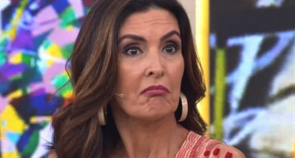 Fátima Bernardes fica em saia justa ao ouvir palavrão vazado no "Encontro" e Globo derruba áudio no ar