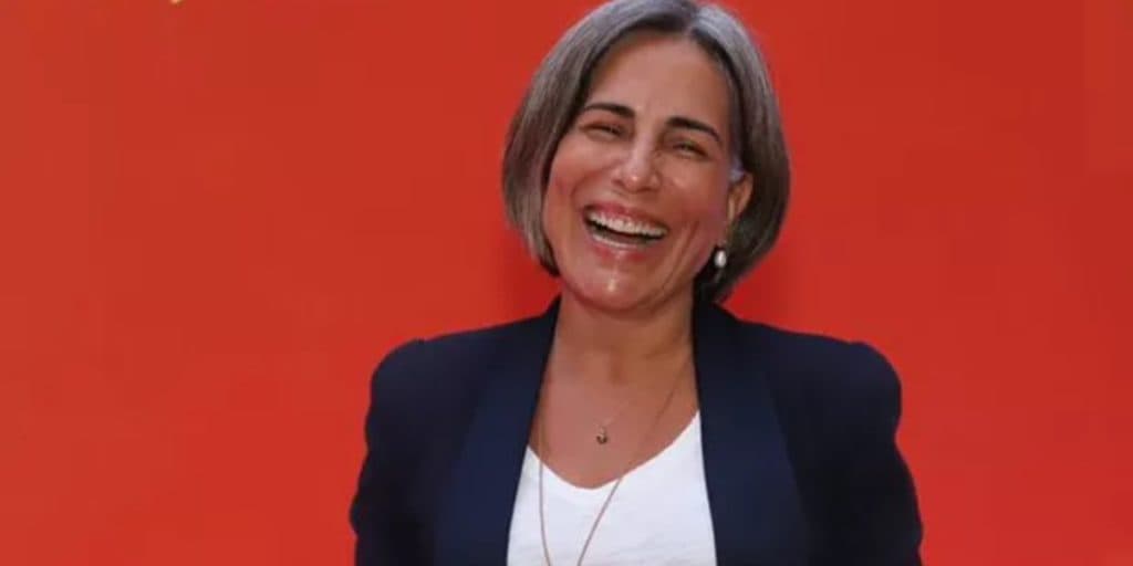 Gloria Pires é encurralada por bandidos, cordão é puxado de pescoço e atriz tem surto na rua: "Trêmula"