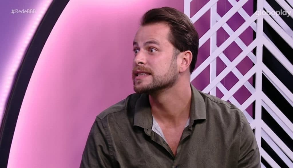 BBB22: Gustavo dá fora em Anitta e tem reação inusitada ao ver Laís dizendo que ia beijar ele por estratégia