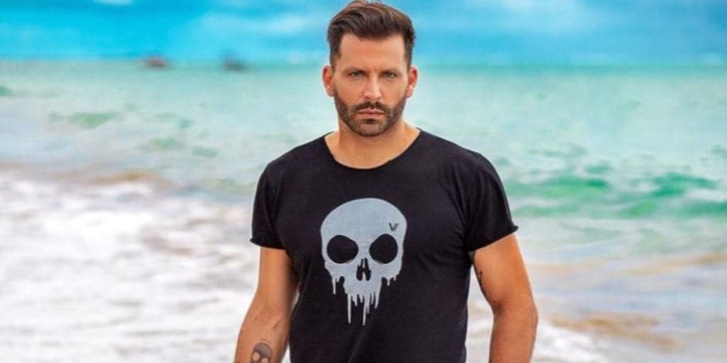 Henri Castelli, em meio a boato de sexualidade, vê mulher assumir, após os dois irem pra cama: "Me falou''