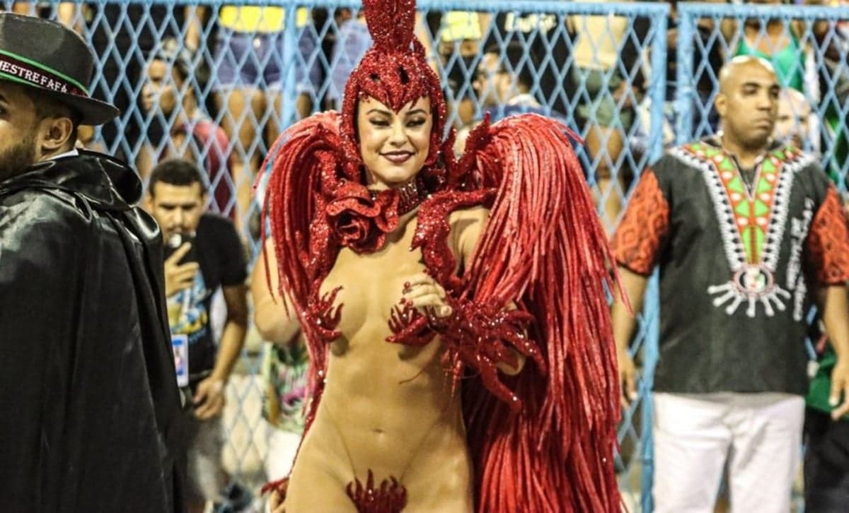 Paolla Oliveira foi Rainha de Bateria da Grande Rio no Carnaval 2022 