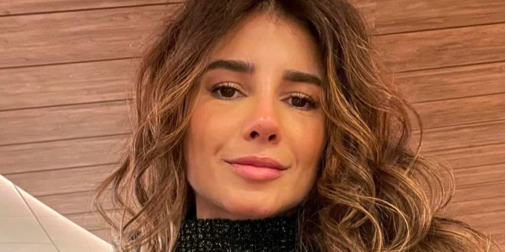 Paula Fernandes, após separação, assume amor por mulher e se declara: "Quem eu amo"