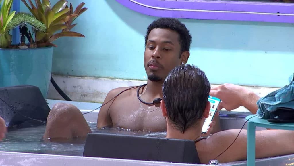 BBB22: Após saída de Natália, Paulo André provoca Arthur Aguiar e recebe invertida: "Vai nessa"