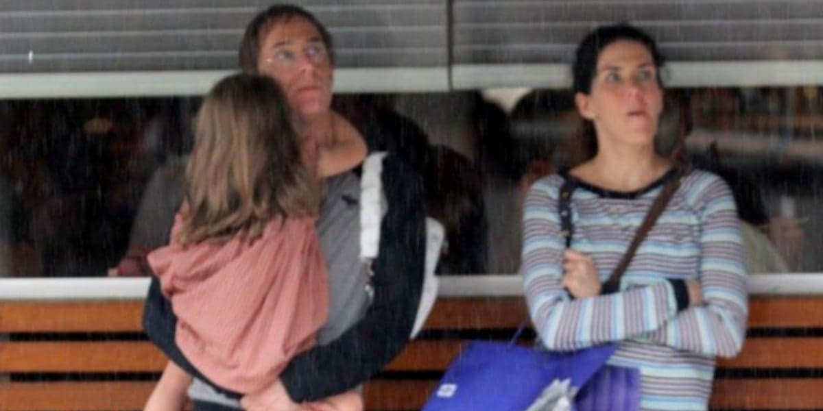 Pedro Cardoso com a filha e a esposa (Foto: AgNews)