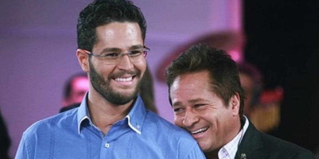Pedro, filho de Leonardo, deu relato de como o pai é na vida pessoal: "Não tem curva com ele"
