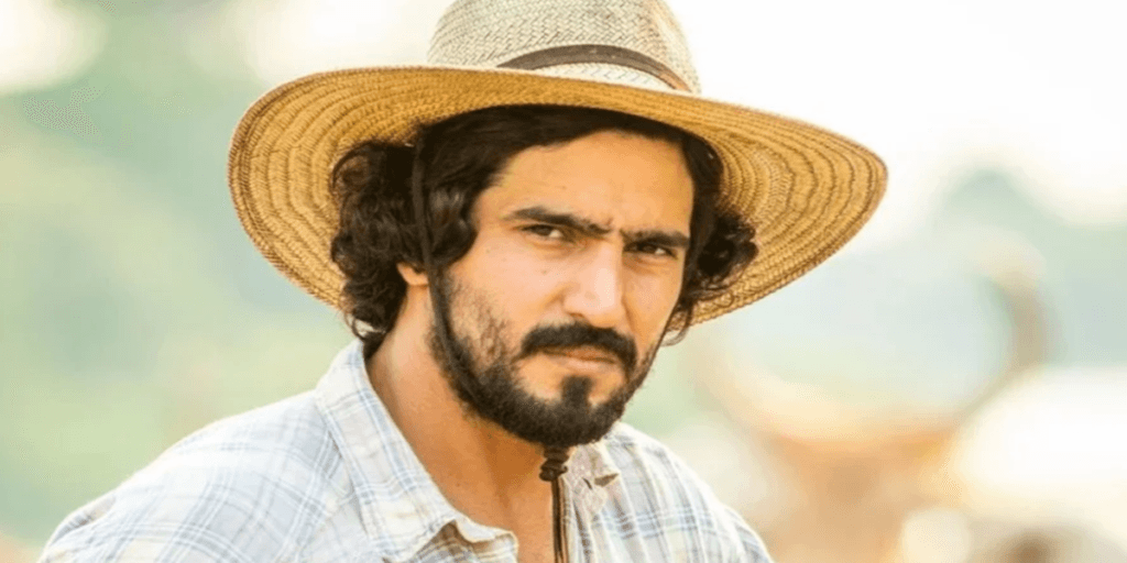 "Ninguém sabe", diz Renato Góes sobre gravar cena perigosa com jacaré em "Pantanal"