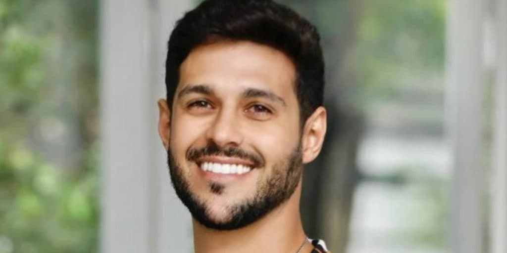 BBB22: Rodrigo Mussi abre um dos olhos e responde a comandos básicos, diz irmão: "Bastante agitado"