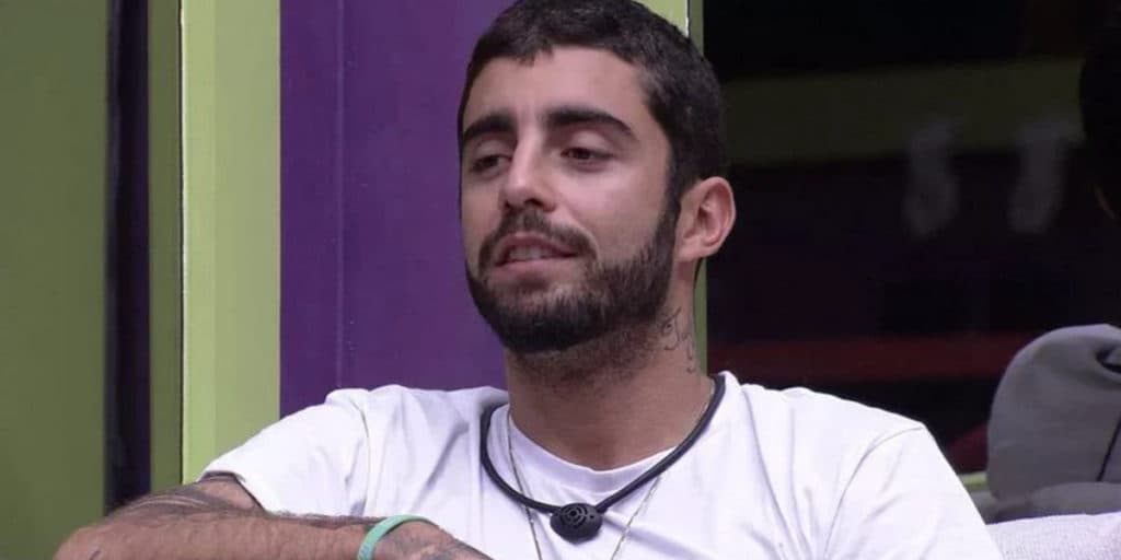 BBB22: Pedro Scooby abre o jogo e confessa gafe cometida com CPM 22: "Fui de vestido"